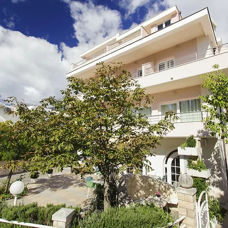 Πανσιόν In Bb - Delightfull For 2 Promajna
