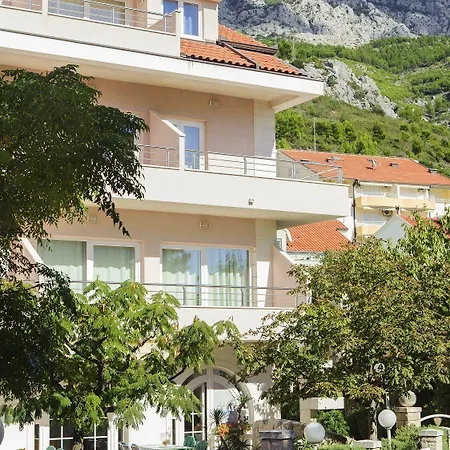 Πανσιόν In Bb - Delightfull For 2 Promajna